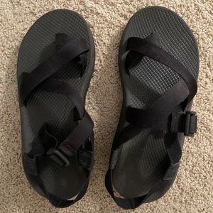 Men’s black chacos